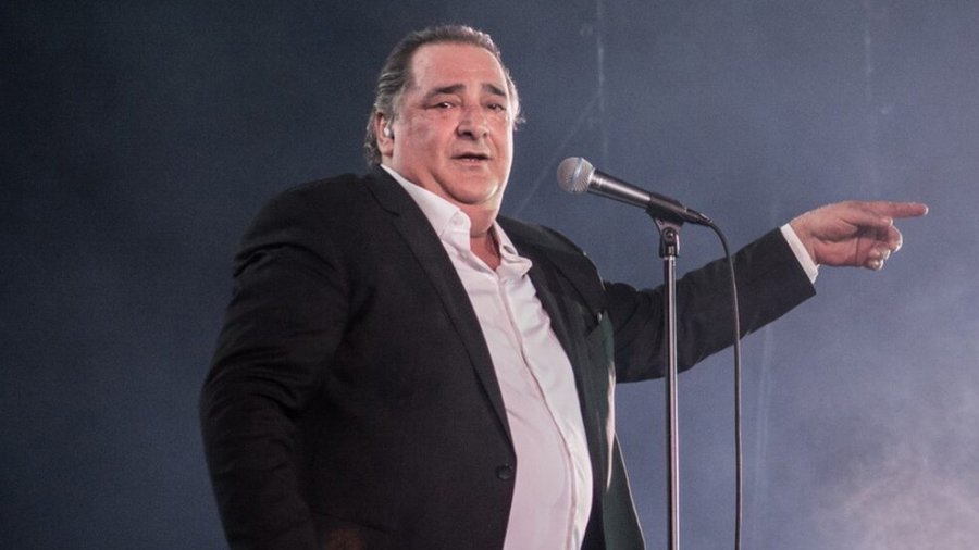 Βασίλης Καρράς: Η νέα φωτογραφία του τραγουδιστή μετά την απώλεια 42 κιλών