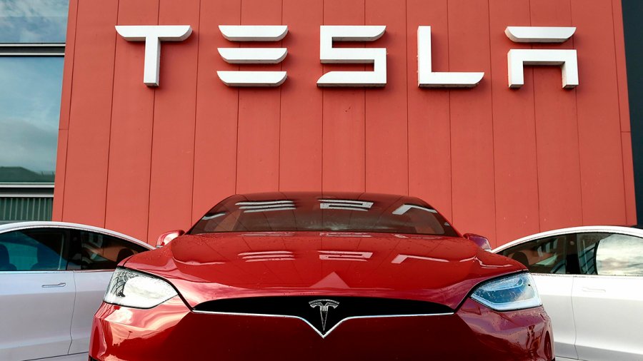 Η Tesla ανακαλεί σχεδόν όλα τα οχήματά της στους δρόμους των ΗΠΑ, εξαιτίας του αυτόματου πιλότου -Τι αλλάζει