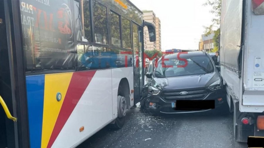 Επεισοδιακή καταδίωξη στη Θεσσαλονίκη: ΙΧ μπήκε ανάποδα σε δρόμο και συγκρούστηκε με λεωφορείο [εικόνες]
