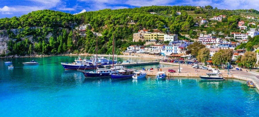 Mirror: Το ελληνικό νησί που ανταγωνίζεται τη Μύκονο και τη Σαντορίνη χωρίς την πολυκοσμία των τουριστών